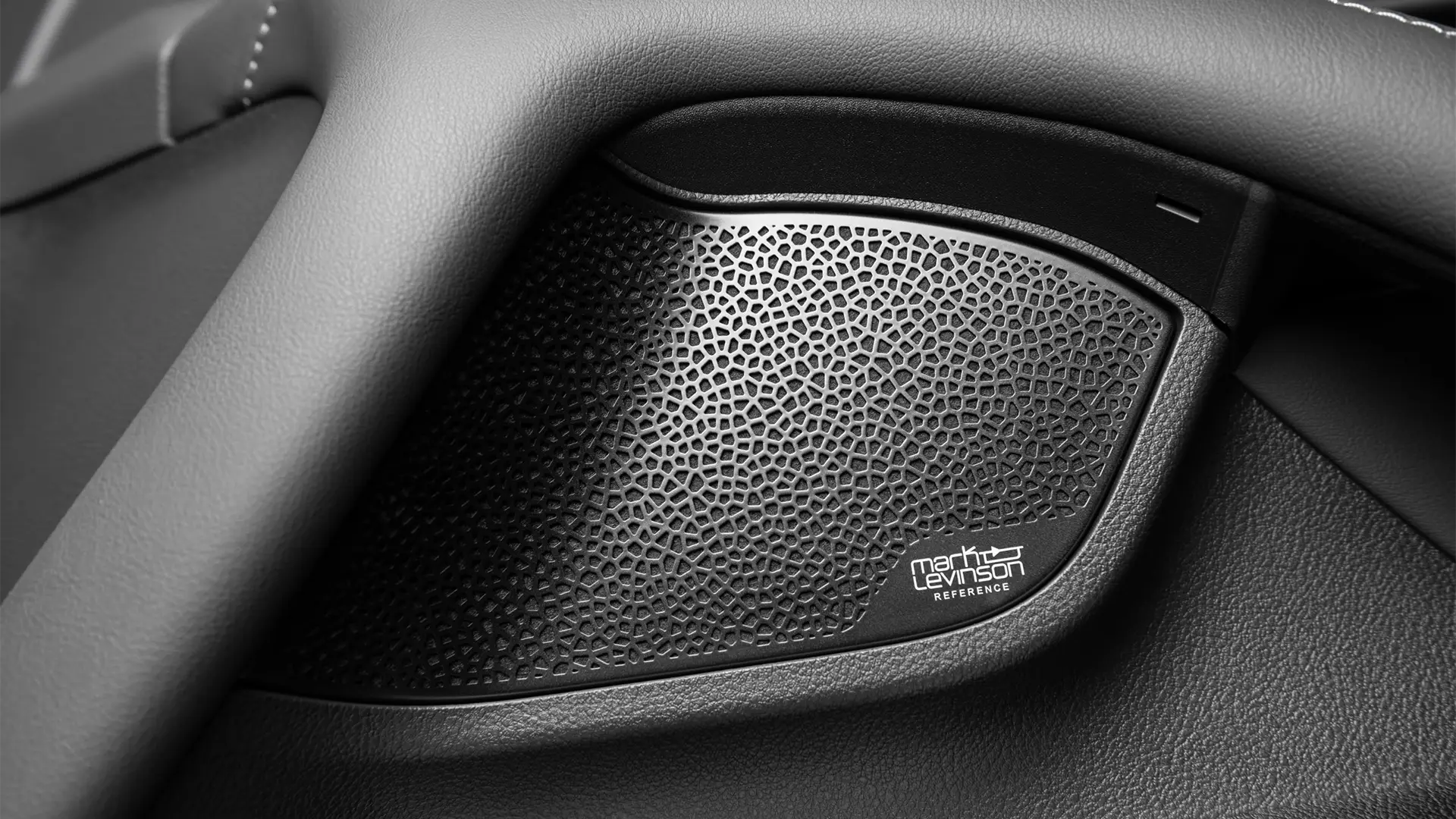 LX 600 Mark Levinson® Premium Speakers