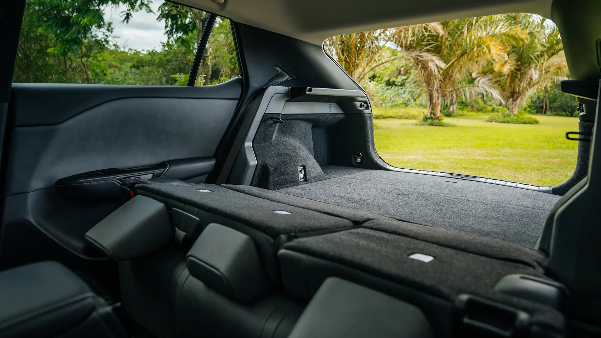 2025 RZ Spacious Trunk