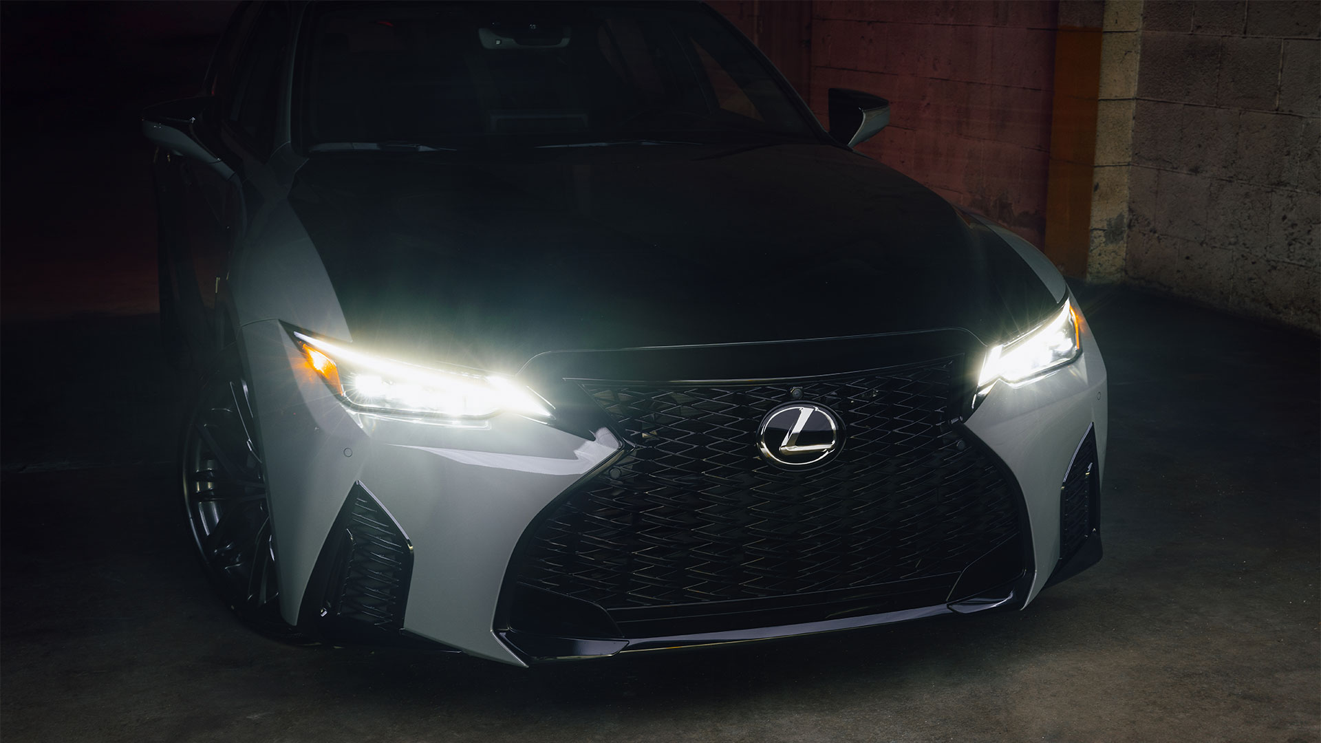 IS 350 Iridium front view