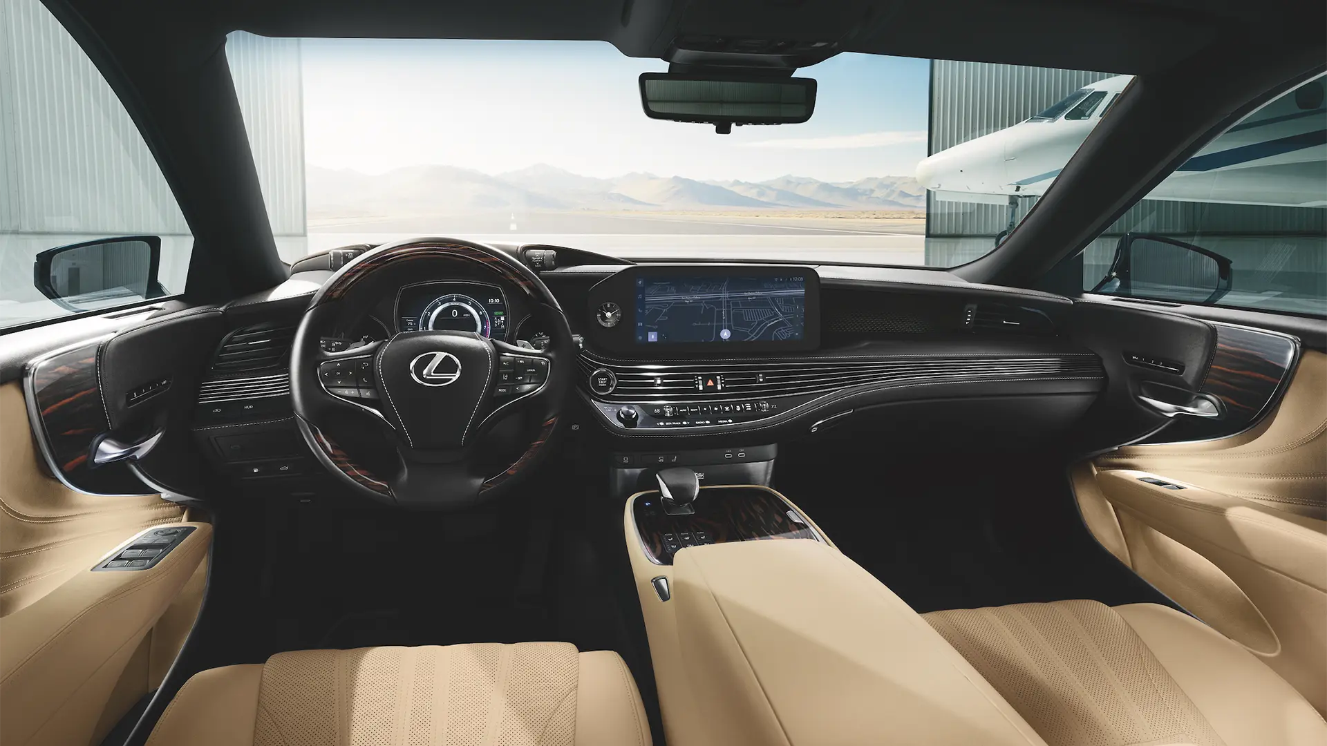  LS 500 Front Interior Palomino leather and Artwood Organic Gloss
Trim (Luxury)