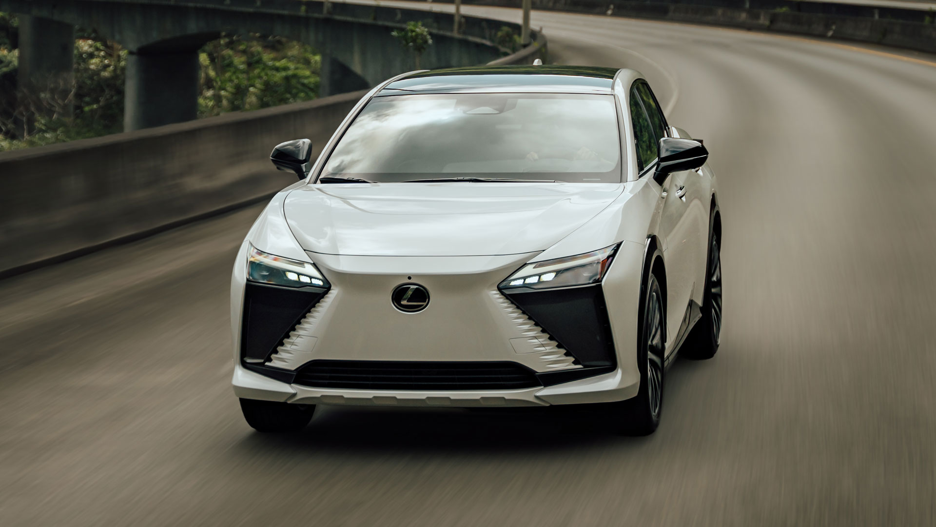 White RZ head on to camera showing athletic, sleek stance