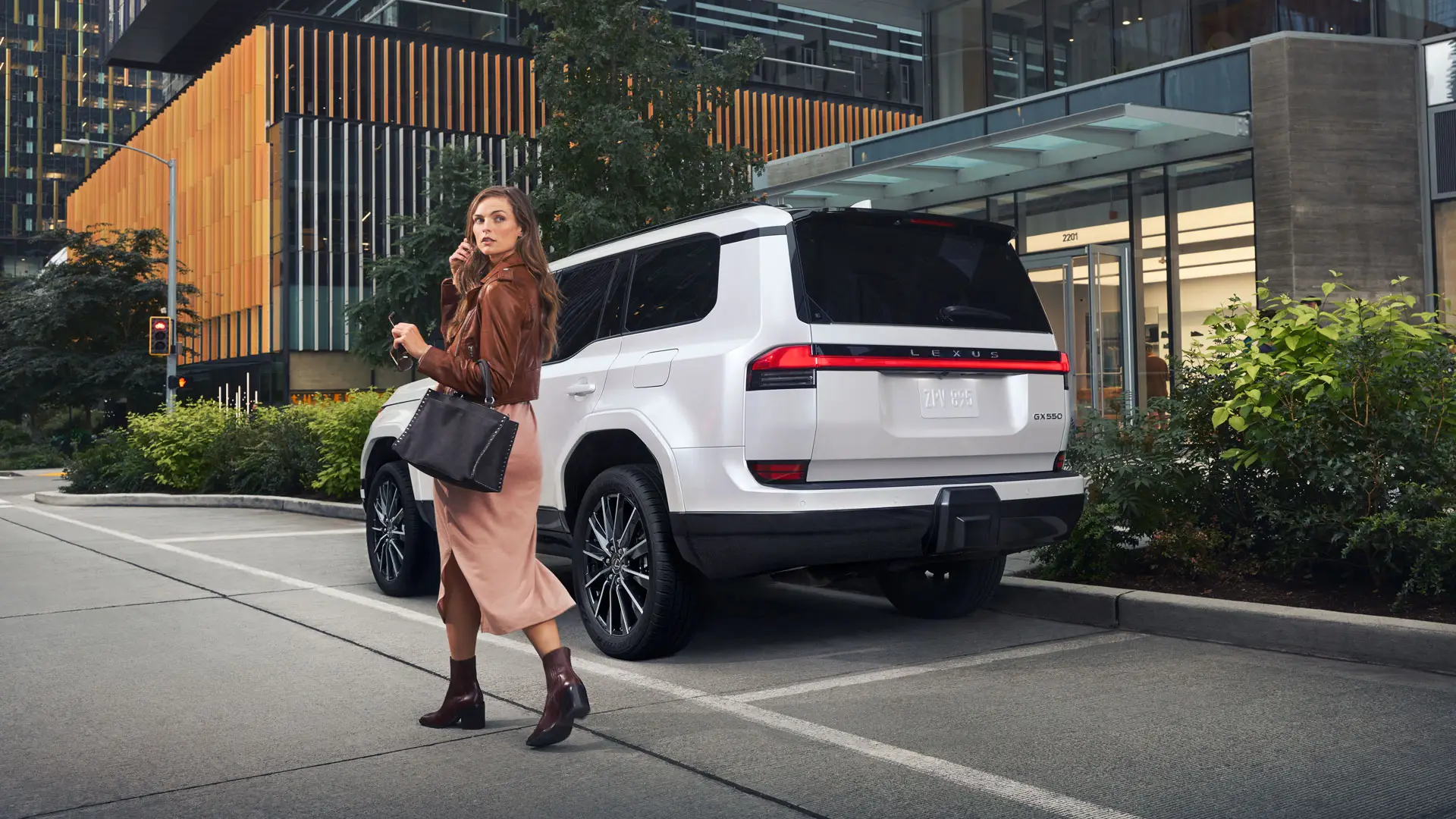 GX 550 Premium shown in Eminent White Pearl